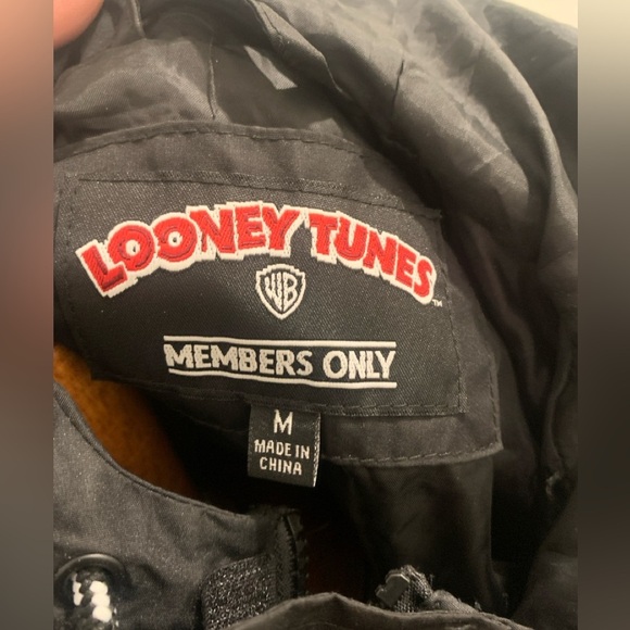 Looney Tunes members only windbreaker - Picture 5 of 5